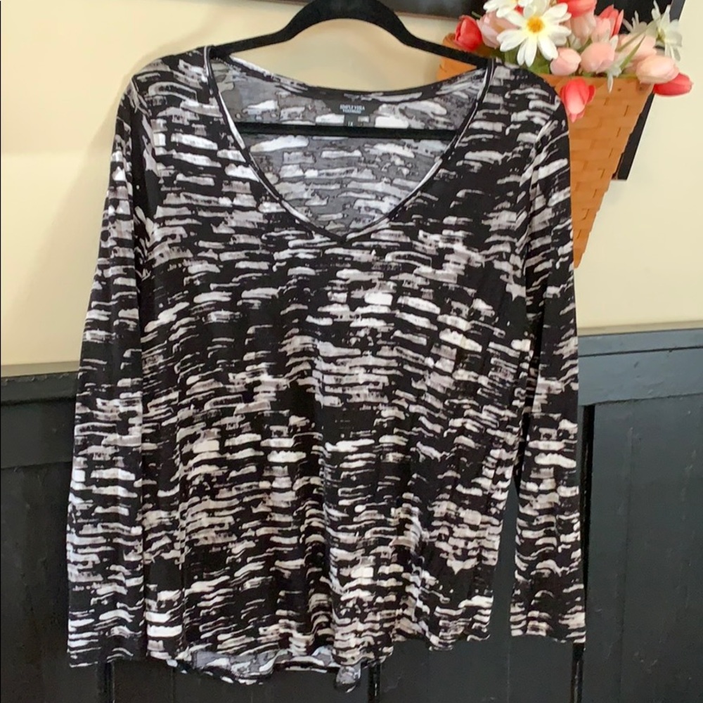 Simply Vera wang 1x black white long sleeve top